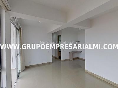 Apartamento de 3 alcobas en venta en Las Lomitas, Sabaneta, 66 m² · foto 2 de 20