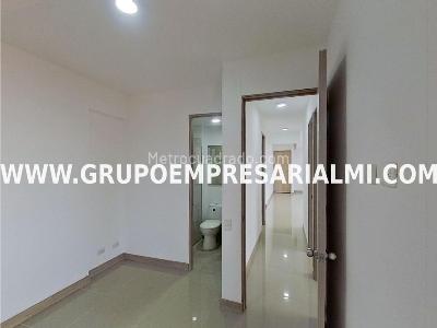Apartamento de 3 alcobas en venta en Las Lomitas, Sabaneta, 66 m² · foto 13 de 20