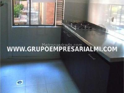 Apartamento de 2 alcobas en arriendo en Belen, Medellín, 70 m² · foto 2 de 9