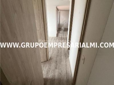 Apartamento de 3 alcobas en venta en Las Lomitas, Sabaneta, 60 m² · foto 3 de 17