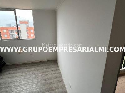 Apartamento de 3 alcobas en venta en Las Lomitas, Sabaneta, 60 m² · foto 5 de 17
