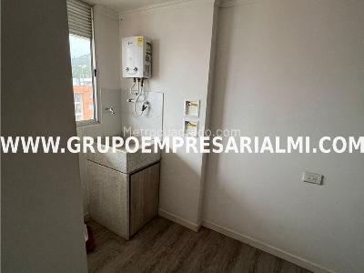 Apartamento de 3 alcobas en venta en Las Lomitas, Sabaneta, 60 m² · foto 10 de 17