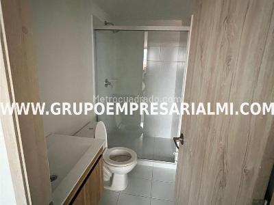 Apartamento de 3 alcobas en venta en Las Lomitas, Sabaneta, 60 m² · foto 11 de 17