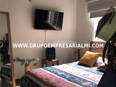 Casa de 4 alcobas en venta en La Castellana, Medellín, 220 m² · foto 5 de 11