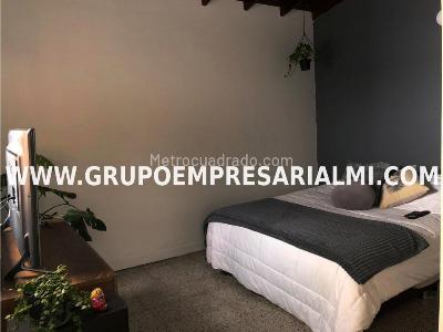 Casa de 4 alcobas en venta en La Castellana, Medellín, 220 m² · foto 8 de 11