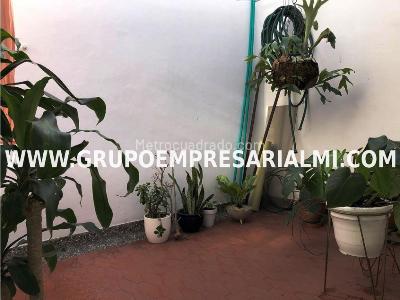 Casa de 4 alcobas en venta en La Castellana, Medellín, 220 m² · foto 9 de 11