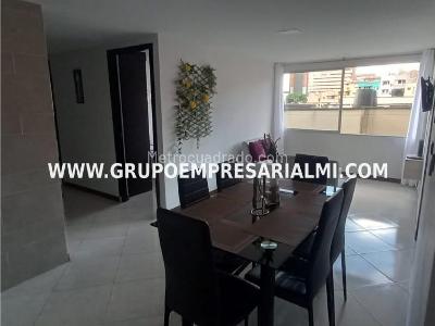 Apartamento de 3 alcobas en venta en Virgen Del Carmen, Sabaneta, 68 m² · foto 2 de 19