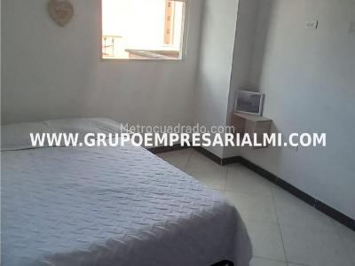 Apartamento de 3 alcobas en venta en Virgen Del Carmen, Sabaneta, 68 m² · foto 10 de 19
