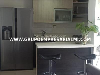 Apartamento de 3 alcobas en venta en Las Lomitas, Sabaneta, 85 m² · foto 2 de 17