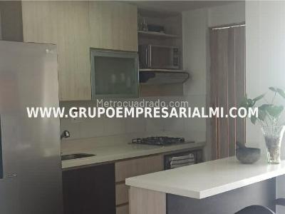 Apartamento de 3 alcobas en venta en Las Lomitas, Sabaneta, 85 m² · foto 3 de 17
