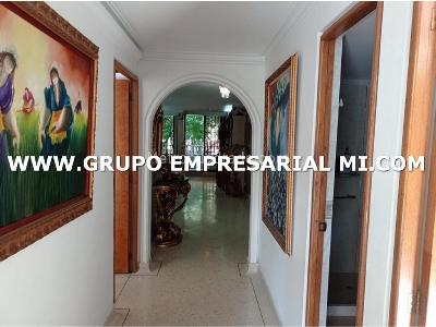 Apartamento de 3 alcobas en venta en Conquistadores, Medellín, 187 m² · foto 3 de 7