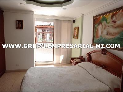 Apartamento de 3 alcobas en venta en Conquistadores, Medellín, 187 m² · foto 6 de 7