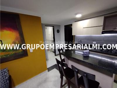 Apartamento en arriendo en Los Colores, Medellín · foto 2 de 9