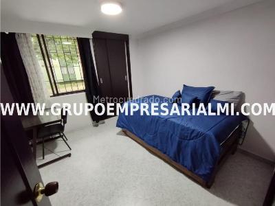 Apartamento en arriendo en Los Colores, Medellín · foto 4 de 9