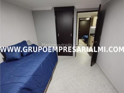 Apartamento en arriendo en Los Colores, Medellín · foto 5 de 9
