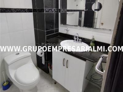 Apartamento en arriendo en Los Colores, Medellín · foto 7 de 9