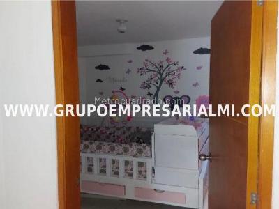 Apartamento de 3 alcobas en venta en Santa Ana, Bello, 79 m² · foto 8 de 12