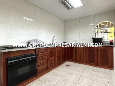 Casa de 5 alcobas en venta en El Romeral, Sabaneta · foto 2 de 20