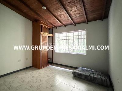 Casa de 5 alcobas en venta en El Romeral, Sabaneta · foto 8 de 20