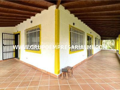 Casa de 5 alcobas en venta en El Romeral, Sabaneta · foto 13 de 20