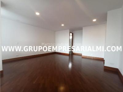 Apartamento de 3 alcobas en venta en El Poblado, Medellín, 147 m² · foto 2 de 20