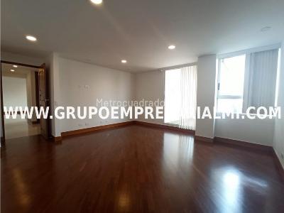 Apartamento de 3 alcobas en venta en El Poblado, Medellín, 147 m² · foto 3 de 20