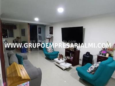 Apartamento de 3 alcobas en venta en Obrero, Bello, 82 m² · foto 2 de 11