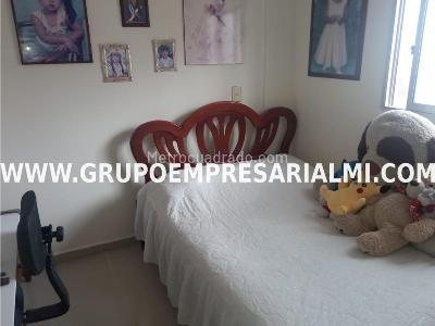 Apartamento de 3 alcobas en venta en Obrero, Bello, 82 m² · foto 6 de 11