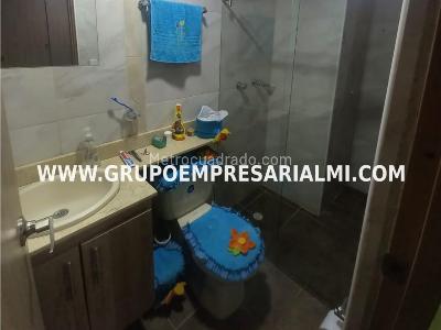 Apartamento de 3 alcobas en venta en Obrero, Bello, 82 m² · foto 9 de 11
