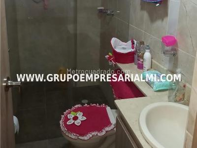 Apartamento de 3 alcobas en venta en Obrero, Bello, 82 m² · foto 10 de 11