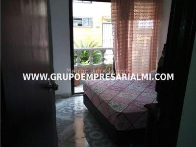 Casa de 4 alcobas en venta en Florencia, Bello, 150 m² · foto 16 de 20