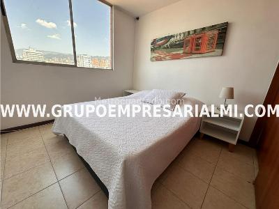 Apartamento en arriendo en El Poblado, Medellín · foto 8 de 13