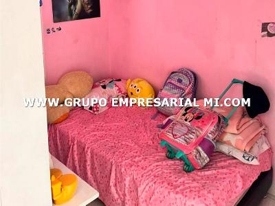 Casa de 5 alcobas en venta en Estadio, Medellín, 237 m² · foto 8 de 12