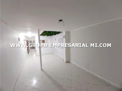 Casa de 4 alcobas en venta en Aranjuez, Medellín, 175 m² · foto 3 de 13