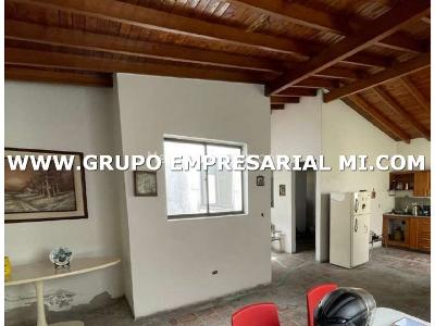 Casa de 4 alcobas en venta en Villa Hermosa, Medellín, 154 m² · foto 3 de 16