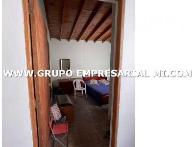 Casa de 4 alcobas en venta en Villa Hermosa, Medellín, 154 m² · foto 11 de 16
