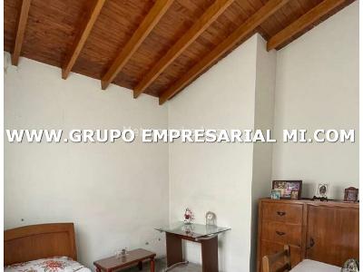 Casa de 4 alcobas en venta en Villa Hermosa, Medellín, 154 m² · foto 12 de 16