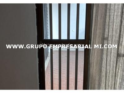 Casa de 5 alcobas en arriendo en Laureles, Medellín, 420 m² · foto 15 de 15