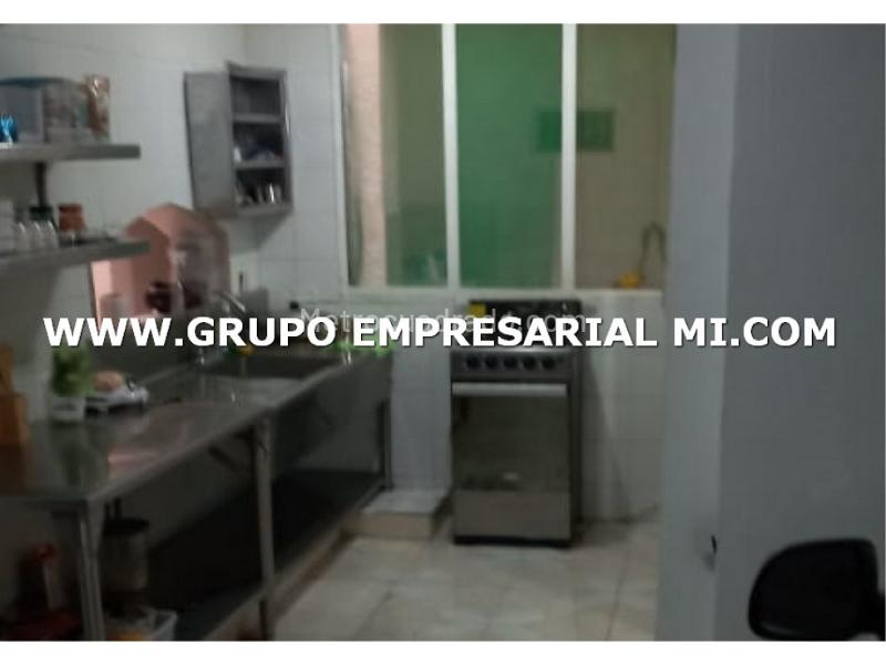 Spacious 5BR House in Laureles - 2