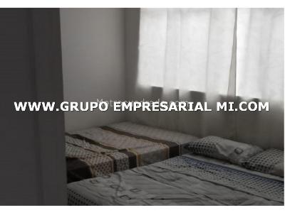 Casa de 5 alcobas en arriendo en Laureles, Medellín, 420 m² · foto 8 de 15