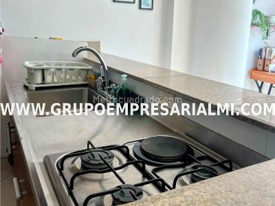Apartaestudio en arriendo en La Floresta, Medellín, 50 m² · foto 4 de 7