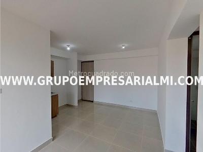 Apartamento de 3 alcobas en venta en Niquia, Bello, 57 m² · foto 2 de 19
