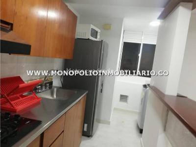 Apartamento en arriendo en Laureles, Medellín · foto 2 de 18