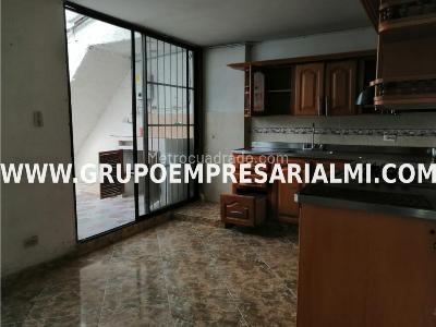 Casa de 4 alcobas en venta en Buenos Aires, Medellín, 138 m² · foto 3 de 11