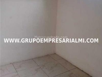 Casa de 4 alcobas en venta en Santa Lucia, Medellín, 89 m² · foto 3 de 11