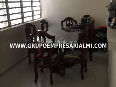 Casa de 3 alcobas en venta en Calasanz, Medellín, 180 m² · foto 2 de 8