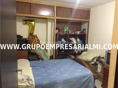 Casa de 3 alcobas en venta en Calasanz, Medellín, 180 m² · foto 4 de 8