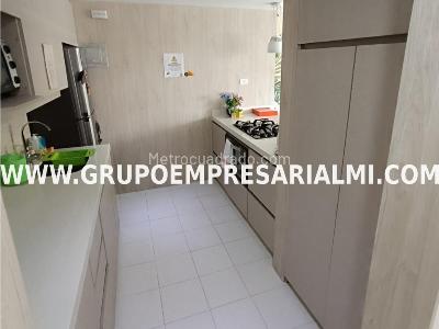 Apartamento en arriendo en Laureles, Medellín · foto 3 de 20