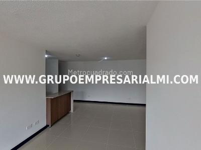 Apartamento de 3 alcobas en venta en Alicate, Itagüí, 70 m² · foto 4 de 14