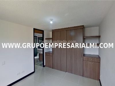 Apartamento de 3 alcobas en venta en Alicate, Itagüí, 70 m² · foto 7 de 14